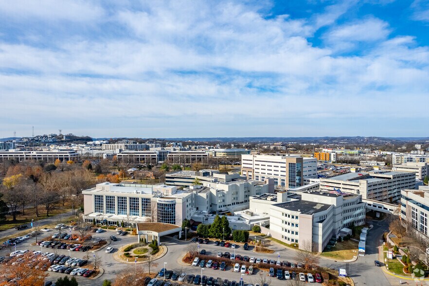 More Photos Of 2410 Patterson St, Nashville Medical For Lease