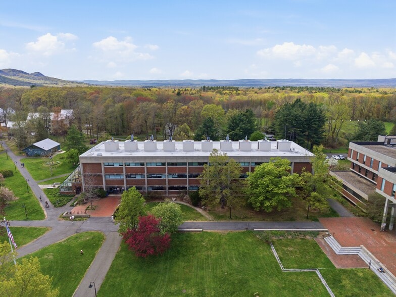 More Photos Of 893 West St, Amherst Schools For Sale
