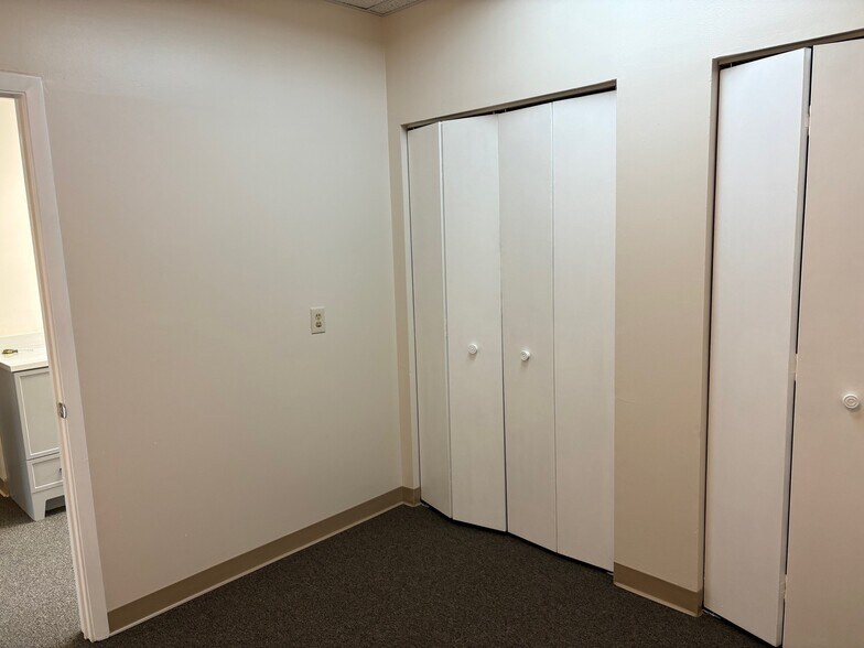 More Photos Of 113 S Macdill Ave, Tampa Office For Sale