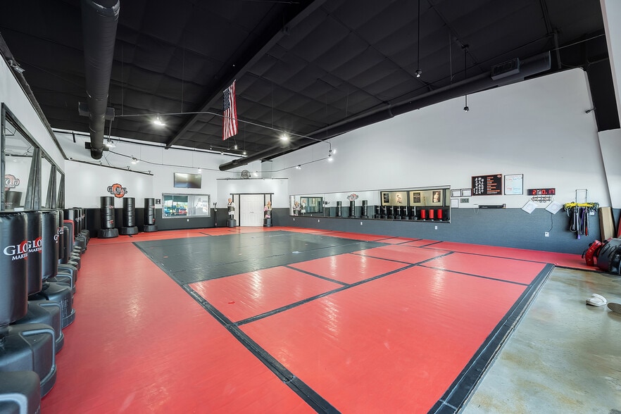 More Photos Of 11715 Spring Cypress Rd, Tomball Storefront For Lease