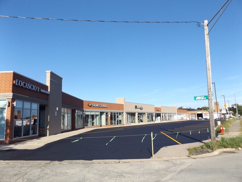 More Photos Of 500-550 W Northwest Hwy, Arlington Heights Unknown For Lease
