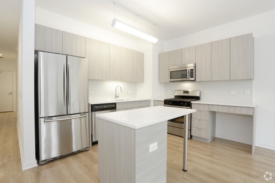 More Photos Of 558 W Webster Ave, Chicago Apartments For Lease
