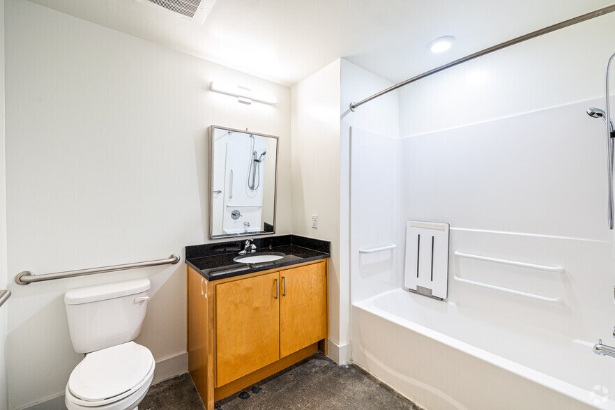 More Photos Of 120 Perry St, Petersburg Apartments For Lease