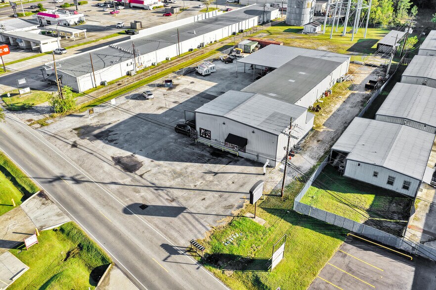 More Photos Of 55 W Chance Rd, Lumberton Warehouse For Lease