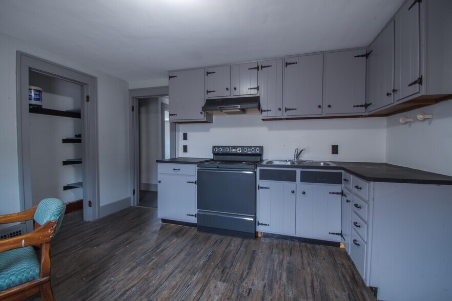 More Photos Of 8419 Cleveland Ave NW, North Canton Office Residential For Sale