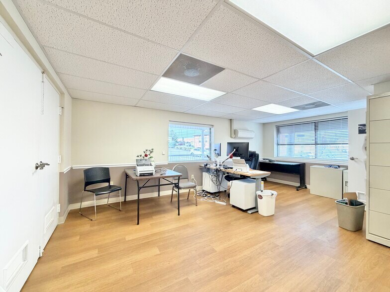 More Photos Of 1330 Mercer St, Princeton Office For Sale