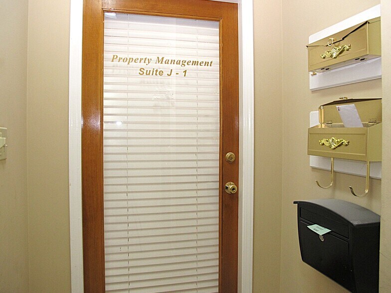 More Photos Of 1365 Westgate Center Dr, Winston-Salem Office For Sale