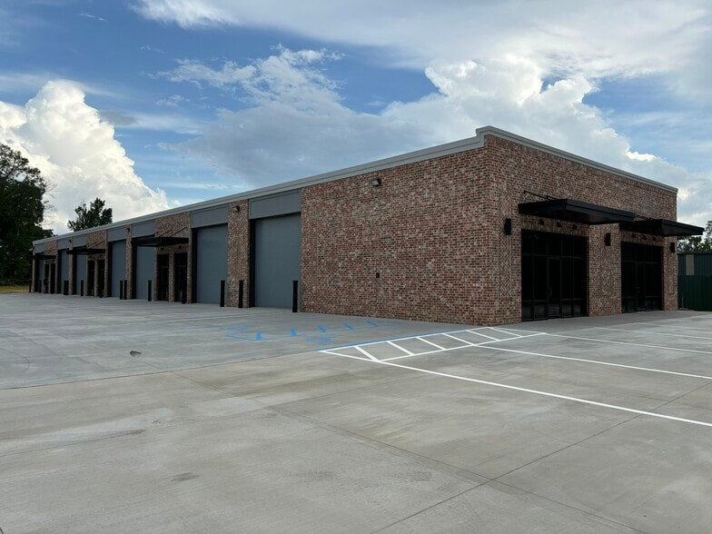More Photos Of 230 Casey's Ln, Flowood Light Distribution For Lease