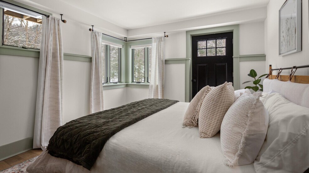 More Photos Of 56 Turner Mill Ln, Stowe Specialty For Sale