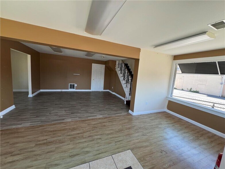 More Photos Of 2321 Macarthur Rd, Whitehall Freestanding For Lease