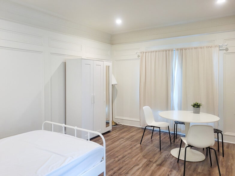 More Photos Of 939 S Wilton Pl, Los Angeles Apartments For Sale