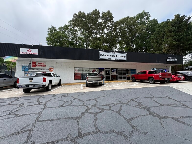 More Photos Of 286 S Fairground St, Marietta Freestanding For Lease