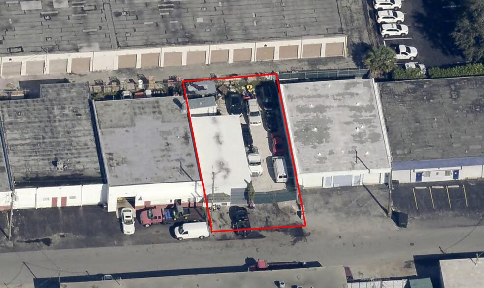 More Photos Of 241 NE 32nd Ct, Oakland Park Warehouse For Sale