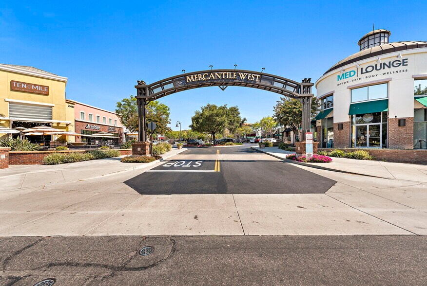 More Photos Of 25622 Crown Valley Pky, Ladera Ranch Unknown For Lease