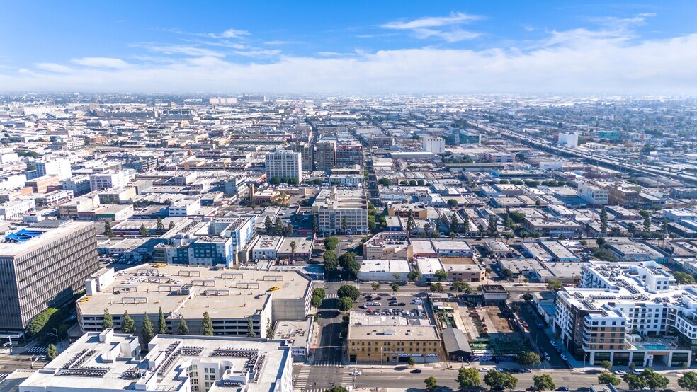 More Photos Of 160-166 W Pico Blvd, Los Angeles Apartments For Sale