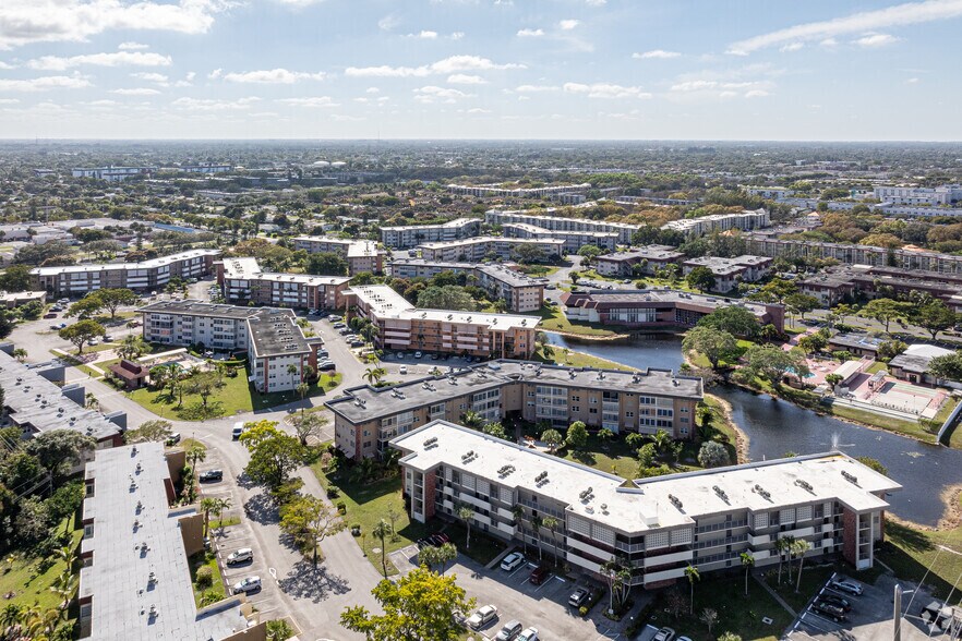 More Photos Of 3051 NW 48th Ave, Lauderdale Lakes Apartments For Sale
