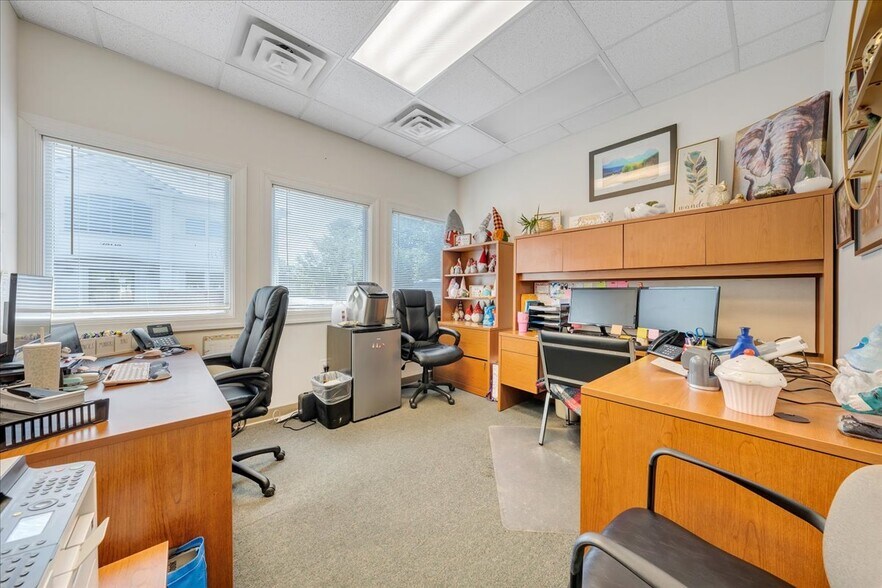 More Photos Of 2408 Electric Rd, Roanoke Medical For Lease