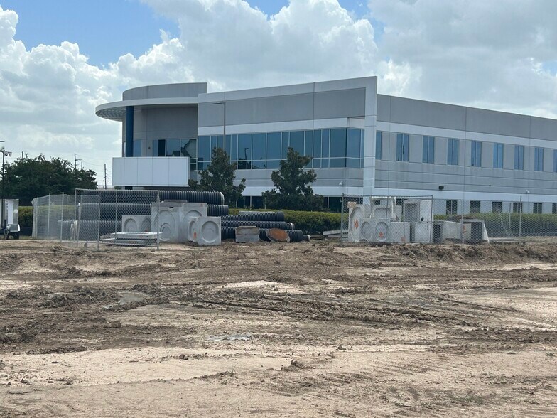 More Photos Of Colonial Parkway & Park West Green Dr, Katy Medical For Sale