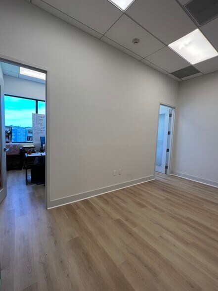 More Photos Of 19790 W Dixie Hwy, Aventura Office For Sale