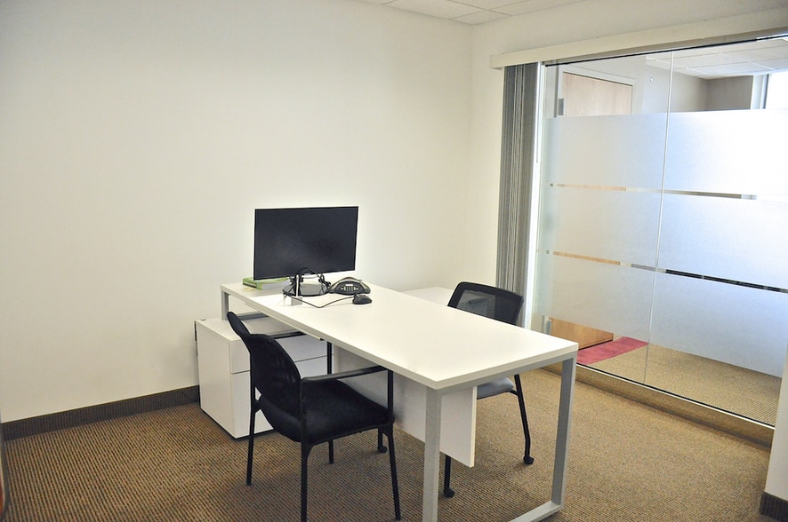 More Photos Of 240 Commercial St, Boston Storefront Retail Office For Lease
