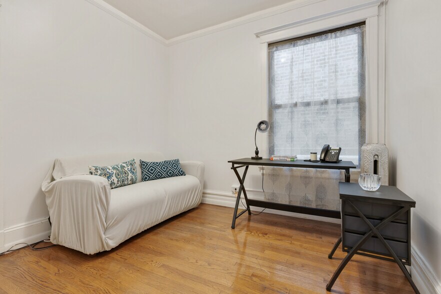 More Photos Of 1513 E 53rd St, Chicago Storefront Retail Office For Lease