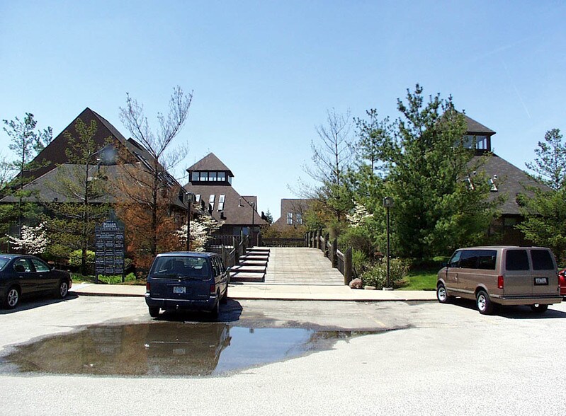 More Photos Of 150 N Miller Rd, Akron Loft Creative Space For Lease