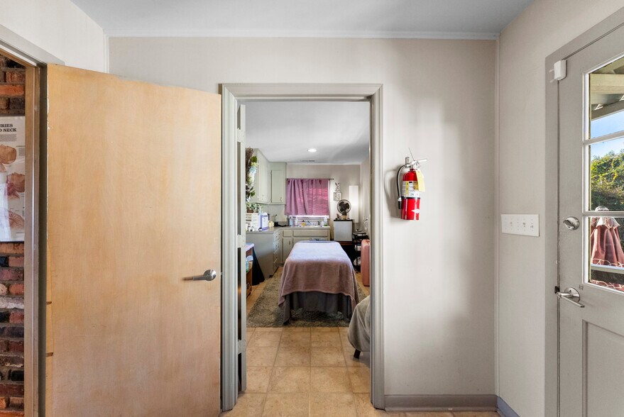 More Photos Of 616 Cox Rd, Gastonia Medical For Lease