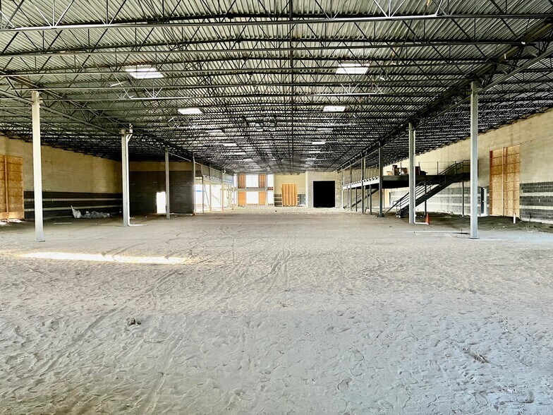 More Photos Of 2943 Belmont, West Richland Distribution For Lease
