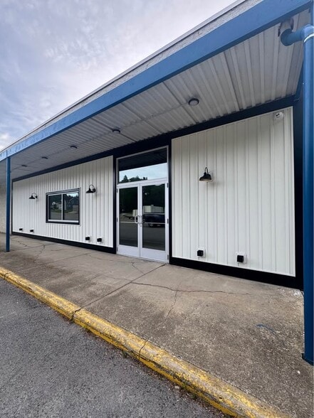 More Photos Of 130 W Smith St, Corry Storefront For Lease
