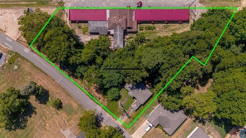 More Photos Of 16600 I-30 Hwy, Benton Hotel For Sale