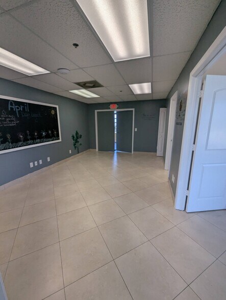 More Photos Of 701 NW Federal Hwy, Stuart Medical For Lease