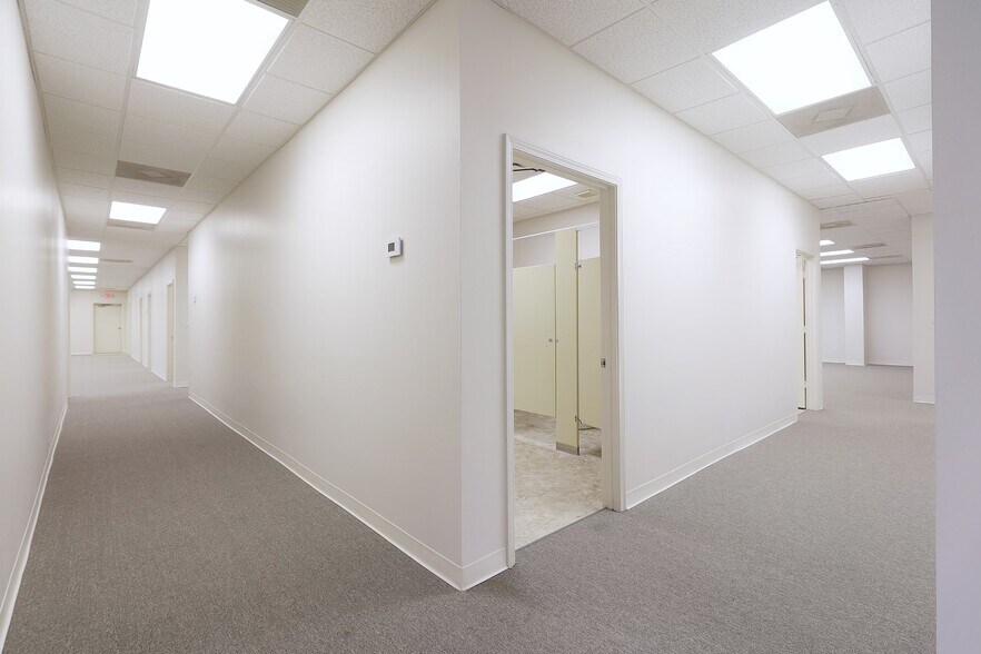 More Photos Of 5296 Highway 1 S, Jonesboro Office For Sale