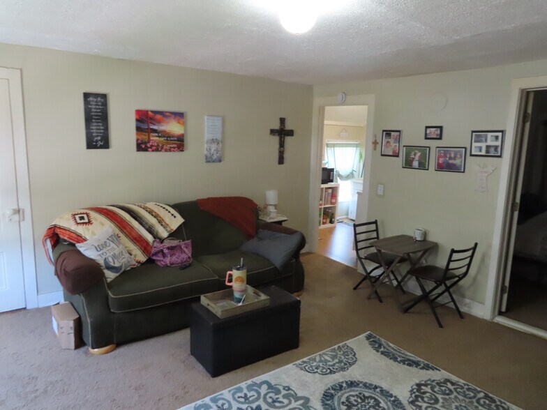 More Photos Of 130 E Spruce St, Titusville Apartments For Sale