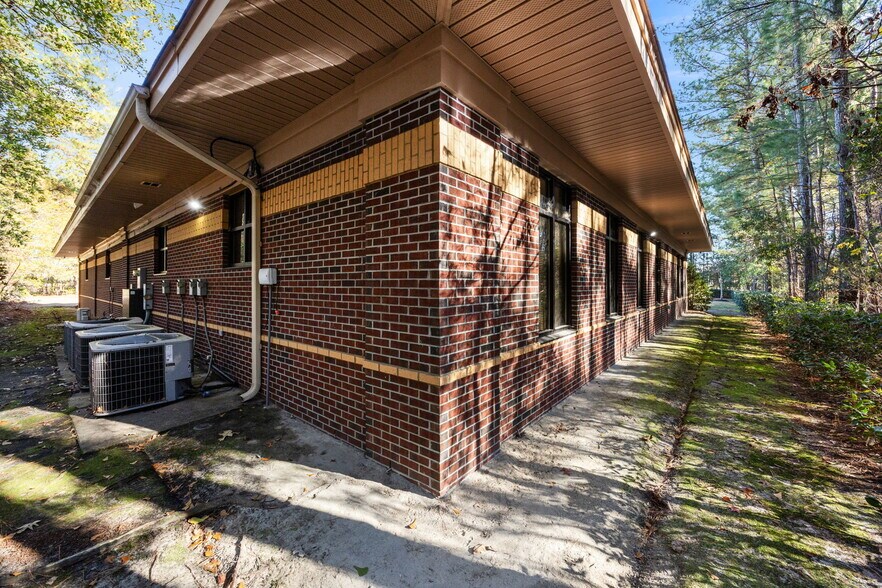 More Photos Of 2223 Hemby Ln, Greenville Medical For Sale