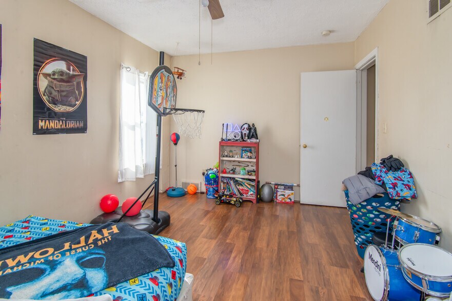 More Photos Of 1332 W Beecher Rd, Adrian Storefront For Sale