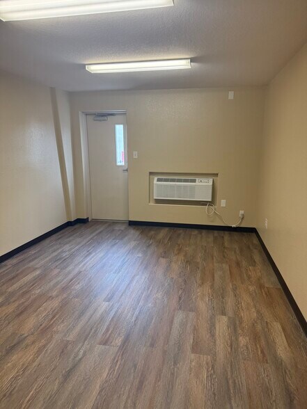 More Photos Of 1815 Dickinson Ave, Dickinson Warehouse For Lease