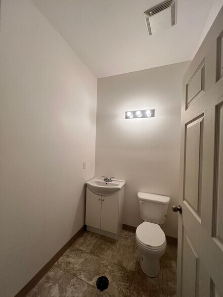 More Photos Of 1010 Railway St, Crossfield Apartments For Lease
