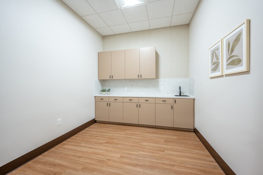 More Photos Of 3795 Boynton Beach Blvd, Boynton Beach Medical For Lease