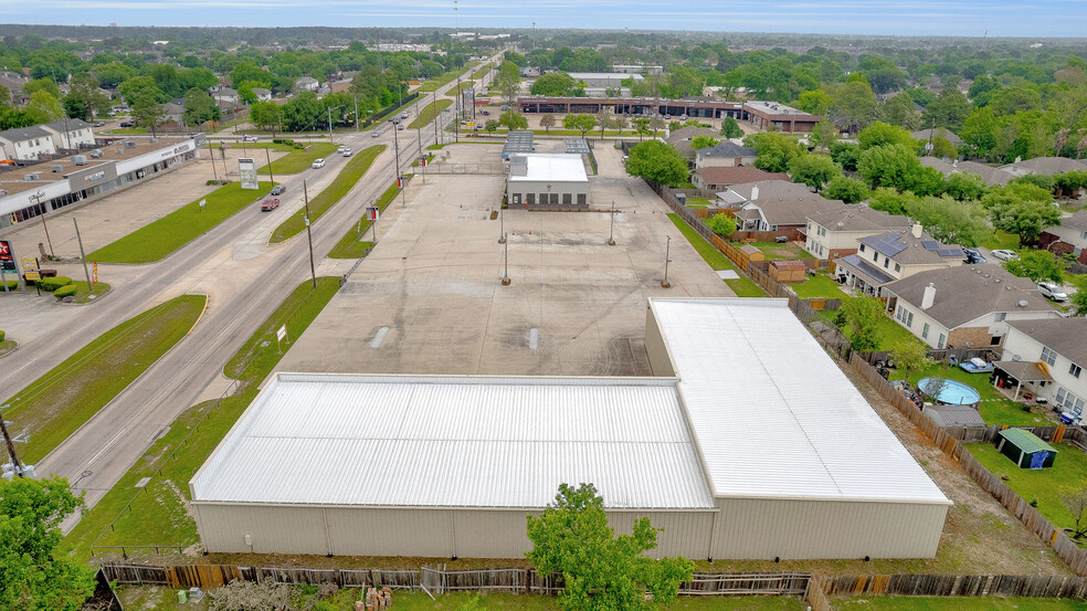 Primary Photo Of 11900-11930 Bammel North Houston Rd, Houston Showroom For Lease