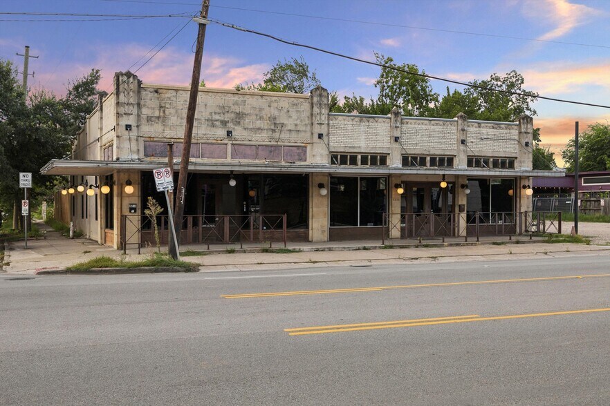 More Photos Of 4218 Washington Ave, Houston Bar For Sale