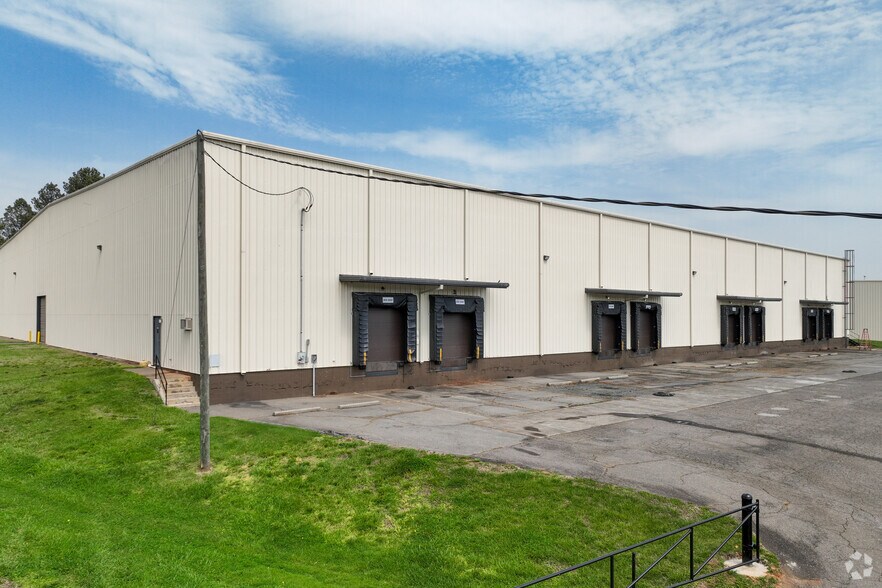 More Photos Of 6280 Clementine Dr, Clemmons Unknown For Lease