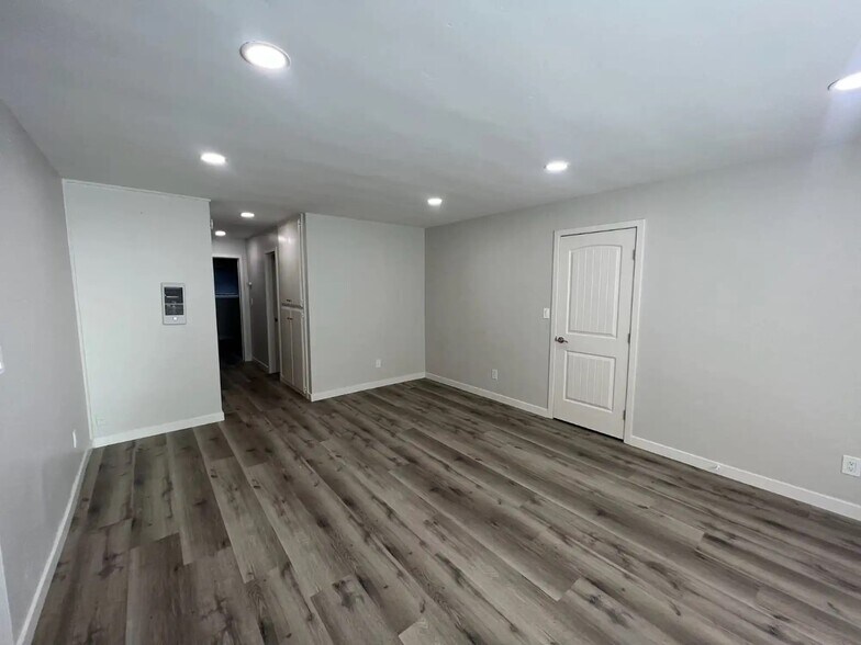 More Photos Of 2120 Mission Ave, San Diego Apartments For Sale