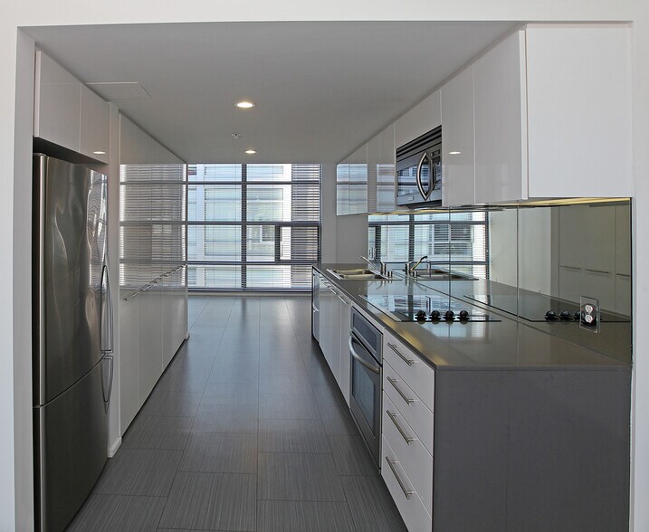 More Photos Of 2015 Hancock St, San Diego Apartments For Sale