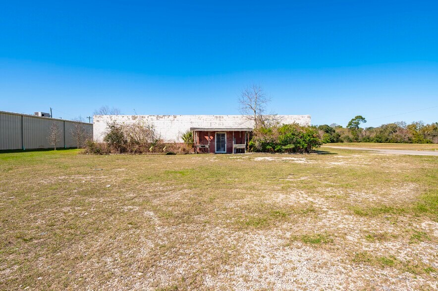 More Photos Of 2002 Highway 3, La Marque Industrial For Sale