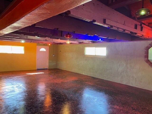 More Photos Of 650 W US Highway 60 Hwy, Superior Restaurant For Sale
