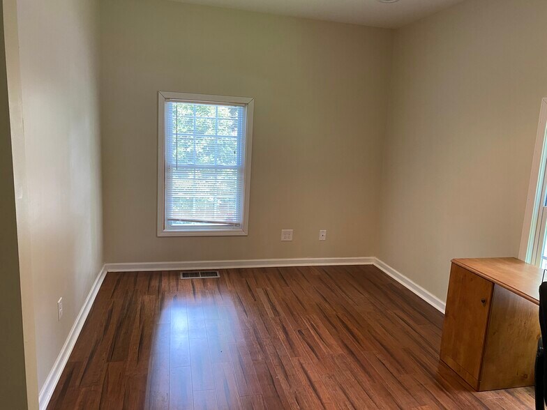 More Photos Of 4014 Clairmont Rd, Atlanta Office For Lease