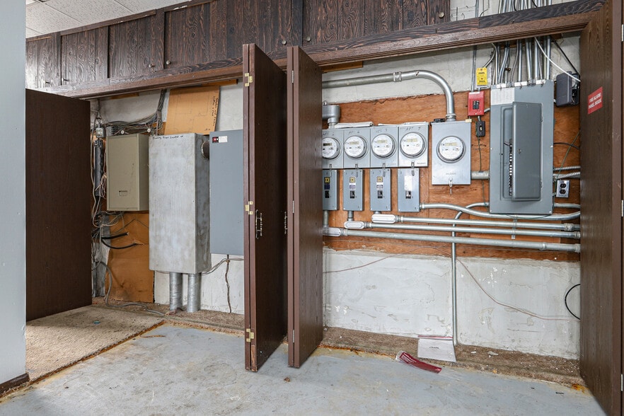 More Photos Of 1415-1425 W Kamps Ave, Appleton Office Residential For Lease