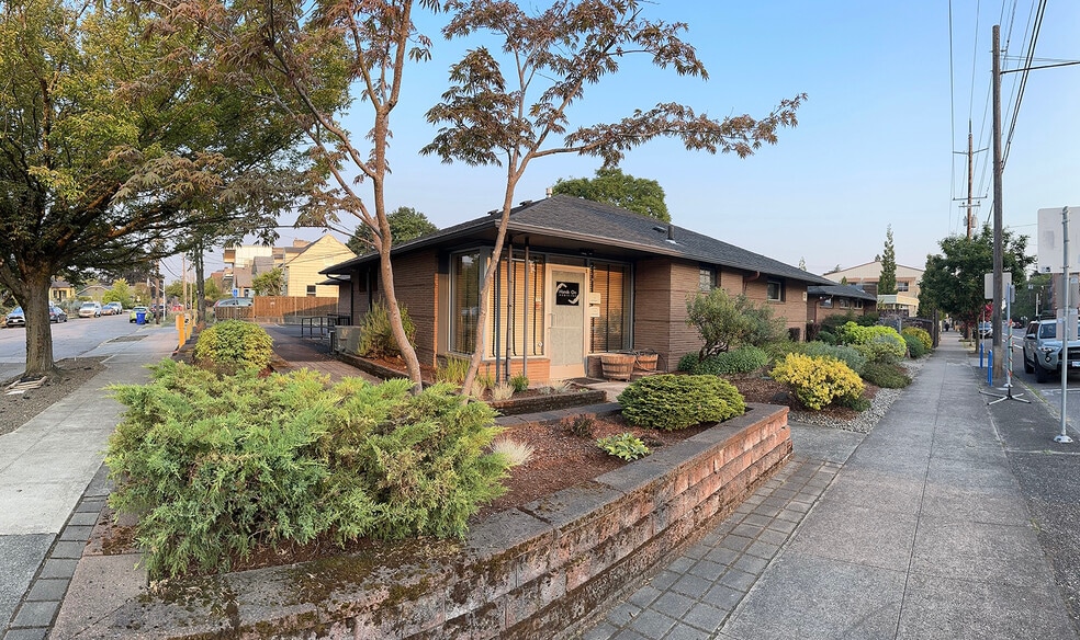 More Photos Of 5311-5315 N Vancouver Ave, Portland Medical For Sale