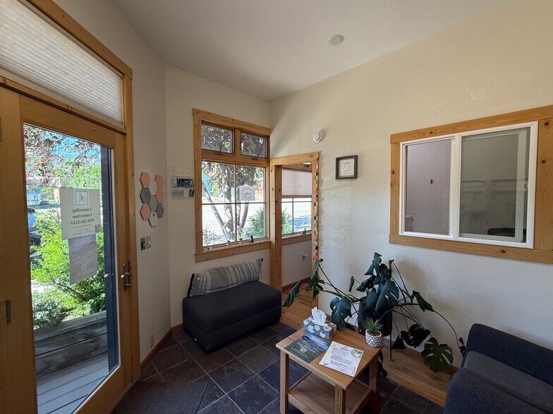 More Photos Of 195 S Lena St, Ridgway Medical For Sale