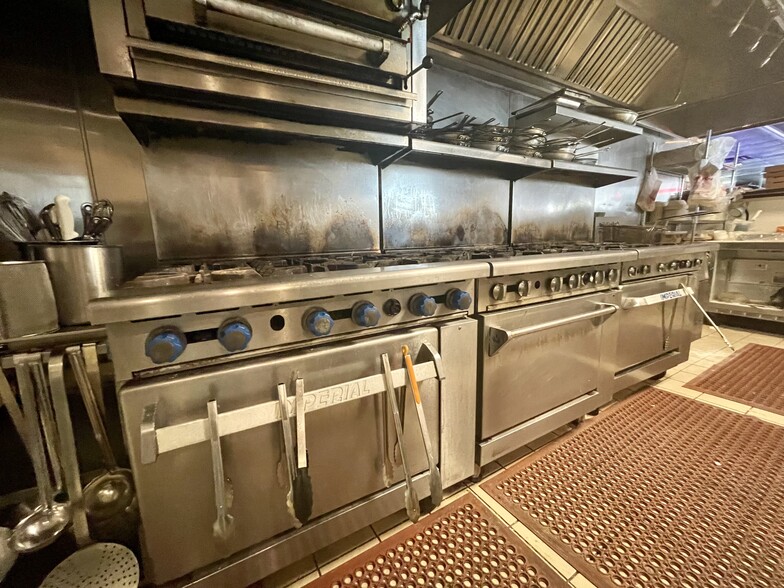 More Photos Of 1900 Harrison St, Hollywood Restaurant For Lease